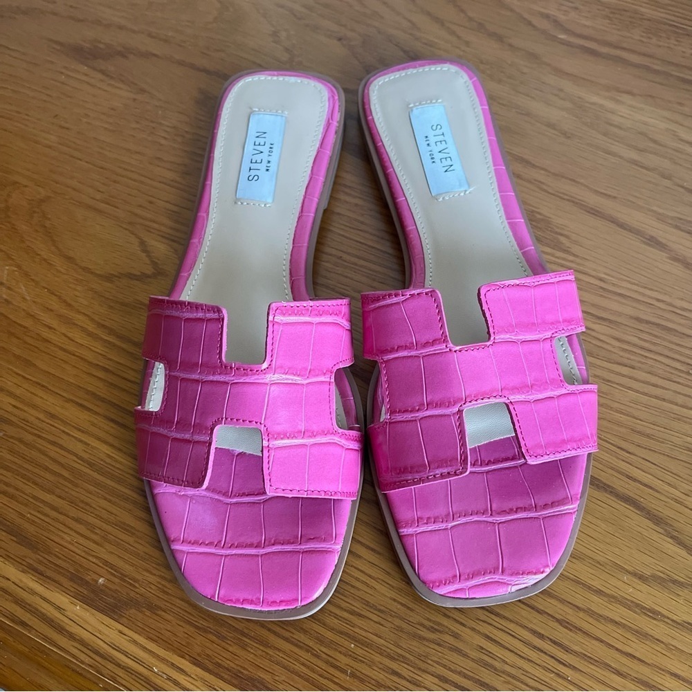 NWOT Steven New York Hanna Croc Embossed Faux Leather Sandals Hot Pink Size 7.5